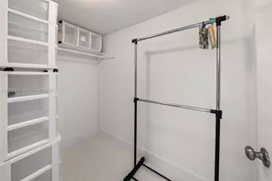 2555 Collins Ave, Miami Beach, FL 33140 - Photo 43