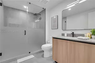 121 NE 5th St, Miami, FL 33132 - Photo 5