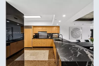 1455 Ocean Dr #704, Miami Beach, FL 33139 - Photo 11
