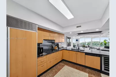 1455 Ocean Dr #704, Miami Beach, FL 33139 - Photo 13