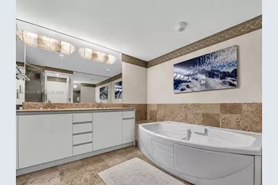 1455 Ocean Dr #704, Miami Beach, FL 33139 - Photo 21