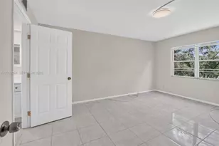 12800 SW 7th Ct, Pembroke Pines, FL 33027 - Photo 13