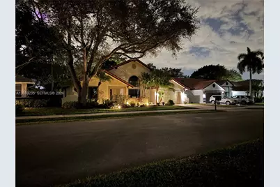 3160 Peachtree Cir, Davie, FL 33328 - Photo 23