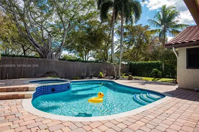 3160 Peachtree Cir, Davie, FL 33328 - Photo 3