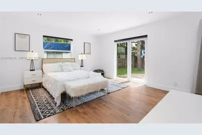 309 SE 3rd Ave, Hallandale Beach, FL 33009 - Photo 13