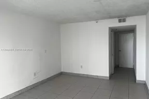 555 NE 15th St, Miami, FL 33132 - Photo 9