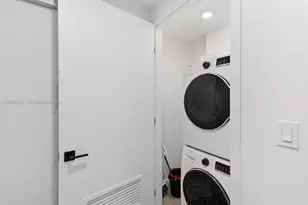 227 NE 2nd St, Miami, FL 33132 - Photo 13