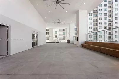 227 NE 2nd St #2202, Miami, FL 33132 - Photo 15