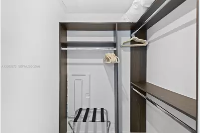 227 NE 2nd St #2202, Miami, FL 33132 - Photo 11
