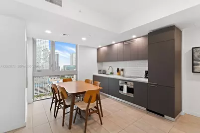 227 NE 2nd St #2202, Miami, FL 33132 - Photo 3