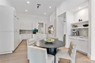 17892 Hampshire Ln, Boca Raton, FL 33498 - Photo 11
