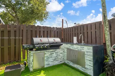 1551 NW 98th Way, Pembroke Pines, FL 33024 - Photo 27