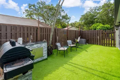 1551 NW 98th Way, Pembroke Pines, FL 33024 - Photo 29