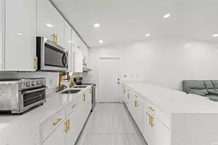 364 NW 17th Ct, Homestead, FL 33030 - Photo 9