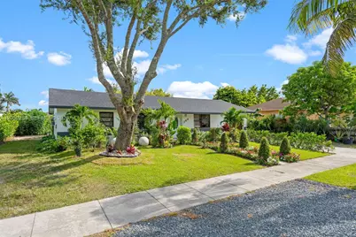 364 NW 17th Ct, Homestead, FL 33030 - Photo 3