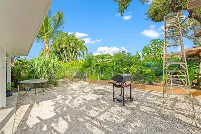 364 NW 17th Ct, Homestead, FL 33030 - Photo 23