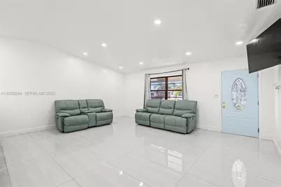 364 NW 17th Ct, Homestead, FL 33030 - Photo 5