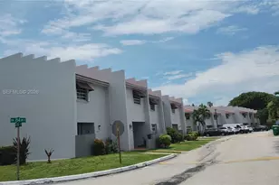 10395 SW 154th Cir Ct, Miami, FL 33196 - Photo 5