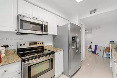 19501 W Country Club Dr #309, Aventura, FL 33180 - Photo 9