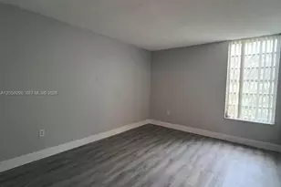 8870 Fontainebleau Blvd, Miami, FL 33172 - Photo 9