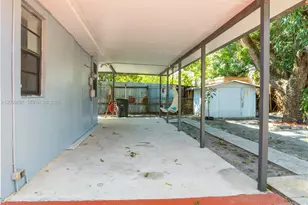 12210 NW 10th Ave, North Miami, FL 33168 - Photo 23