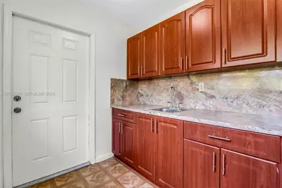 232 SW 102nd Ave, Sweetwater, FL 33174 - Photo 53