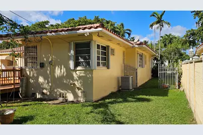 156 NW 88th St, El Portal, FL 33150 - Photo 13