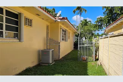 156 NW 88th St, El Portal, FL 33150 - Photo 9