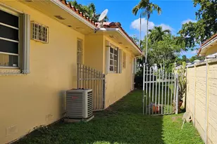 156 NW 88th St, El Portal, FL 33150 - Photo 9