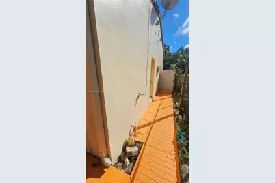 156 NW 88th St, El Portal, FL 33150 - Photo 17