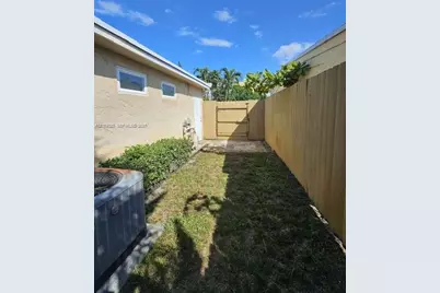 1732 NE 50th St, Pompano Beach, FL 33064 - Photo 27