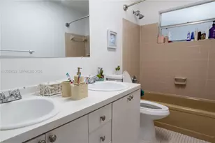 7940 NW 9th St, Margate, FL 33063 - Photo 15