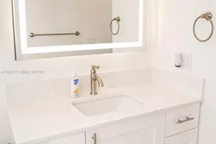 2750 W 76th St, Hialeah, FL 33016 - Photo 15