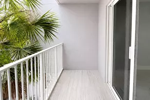 2750 W 76th St, Hialeah, FL 33016 - Photo 11