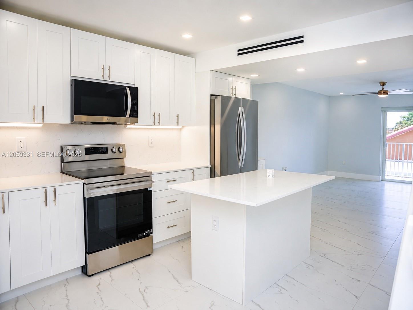 2750 W 76th St #203 - 2750 W 76th St #203, Hialeah, FL 33016 Luxury Property | Jose Angel Pina
