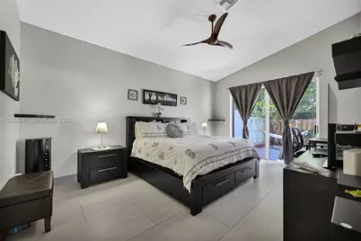 15982 NW 12th Ct, Pembroke Pines, FL 33028 - Photo 29