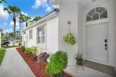 15982 NW 12th Ct, Pembroke Pines, FL 33028 - Photo 7