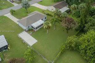 4016 E Sunflower Cir, Labelle, FL 33935 - Photo 3