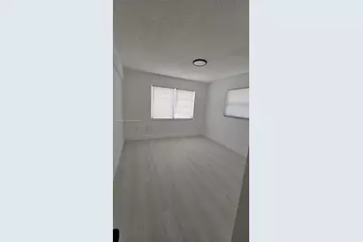 1000 W 28 St #17, Hialeah, FL 33010 - Photo 17