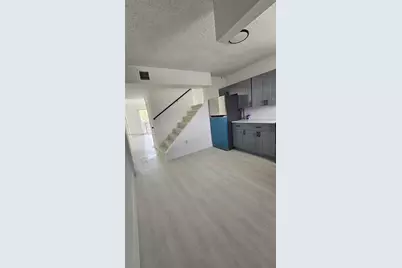 1000 W 28 St #17, Hialeah, FL 33010 - Photo 13