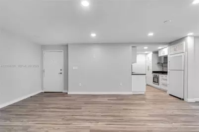 9320 Fontainebleau Blvd #214, Miami, FL 33172 - Photo 7