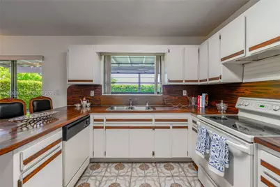 13131 SW 5th St, Miami, FL 33184 - Photo 7