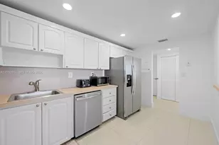 19370 Collins Ave, Sunny Isles Beach, FL 33160 - Photo 11