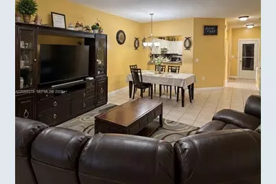 904 NW 100th Ave, Pembroke Pines, FL 33024 - Photo 11