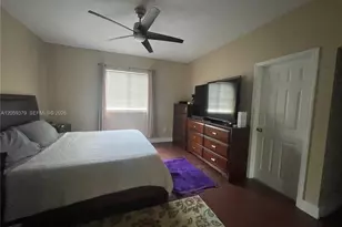 904 NW 100th Ave, Pembroke Pines, FL 33024 - Photo 13