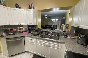 904 NW 100th Ave, Pembroke Pines, FL 33024 - Photo 11