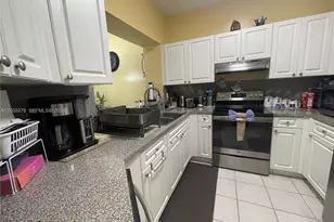 904 NW 100th Ave, Pembroke Pines, FL 33024 - Photo 5