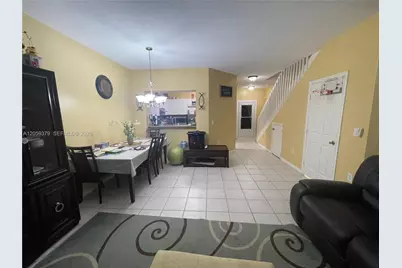 904 NW 100th Ave, Pembroke Pines, FL 33024 - Photo 9