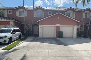 904 NW 100th Ave, Pembroke Pines, FL 33024 - Photo 1