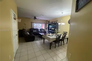 904 NW 100th Ave, Pembroke Pines, FL 33024 - Photo 13